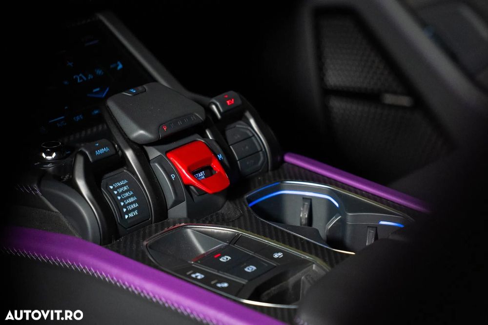 LAMBORGHINI URUS 2024 — imagine 32