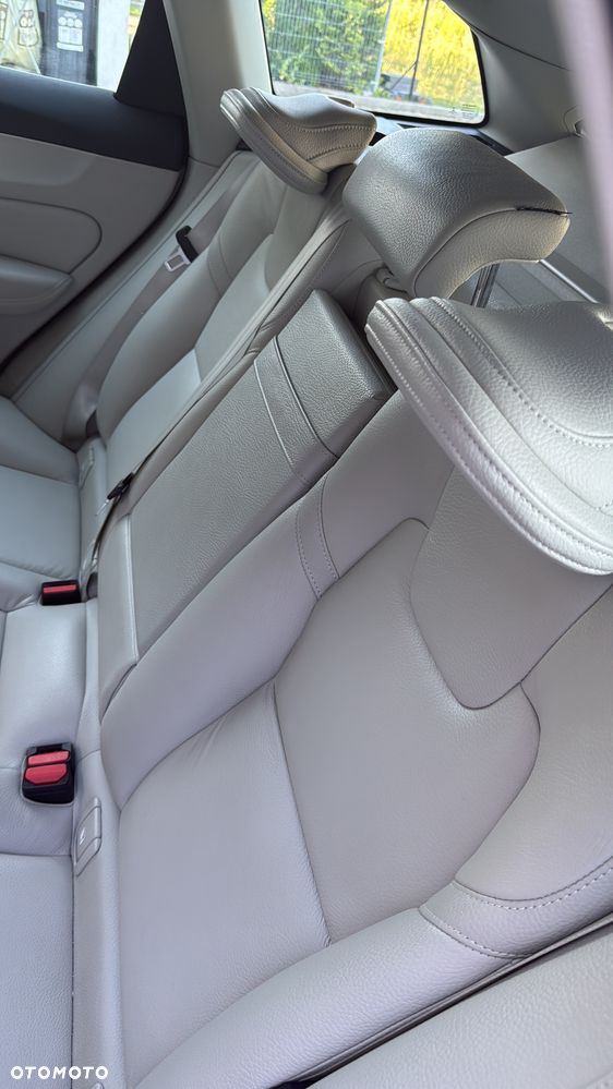 Volvo XC 60 B4 D Momentum - 5