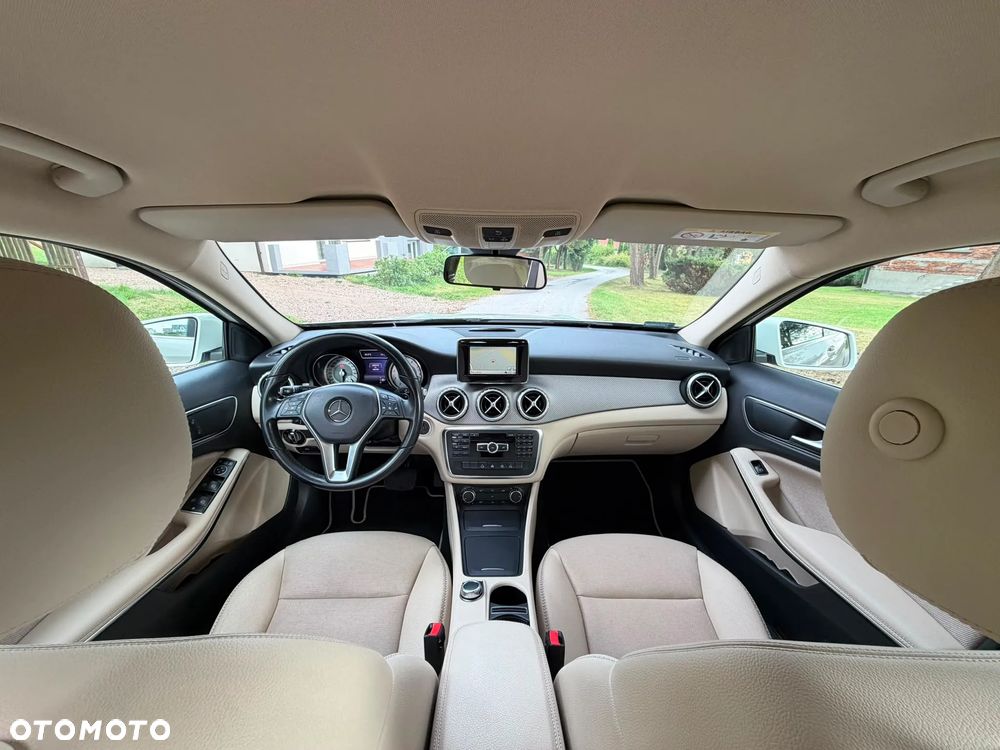 Mercedes-Benz GLA 200 7G-DCT Style - 22