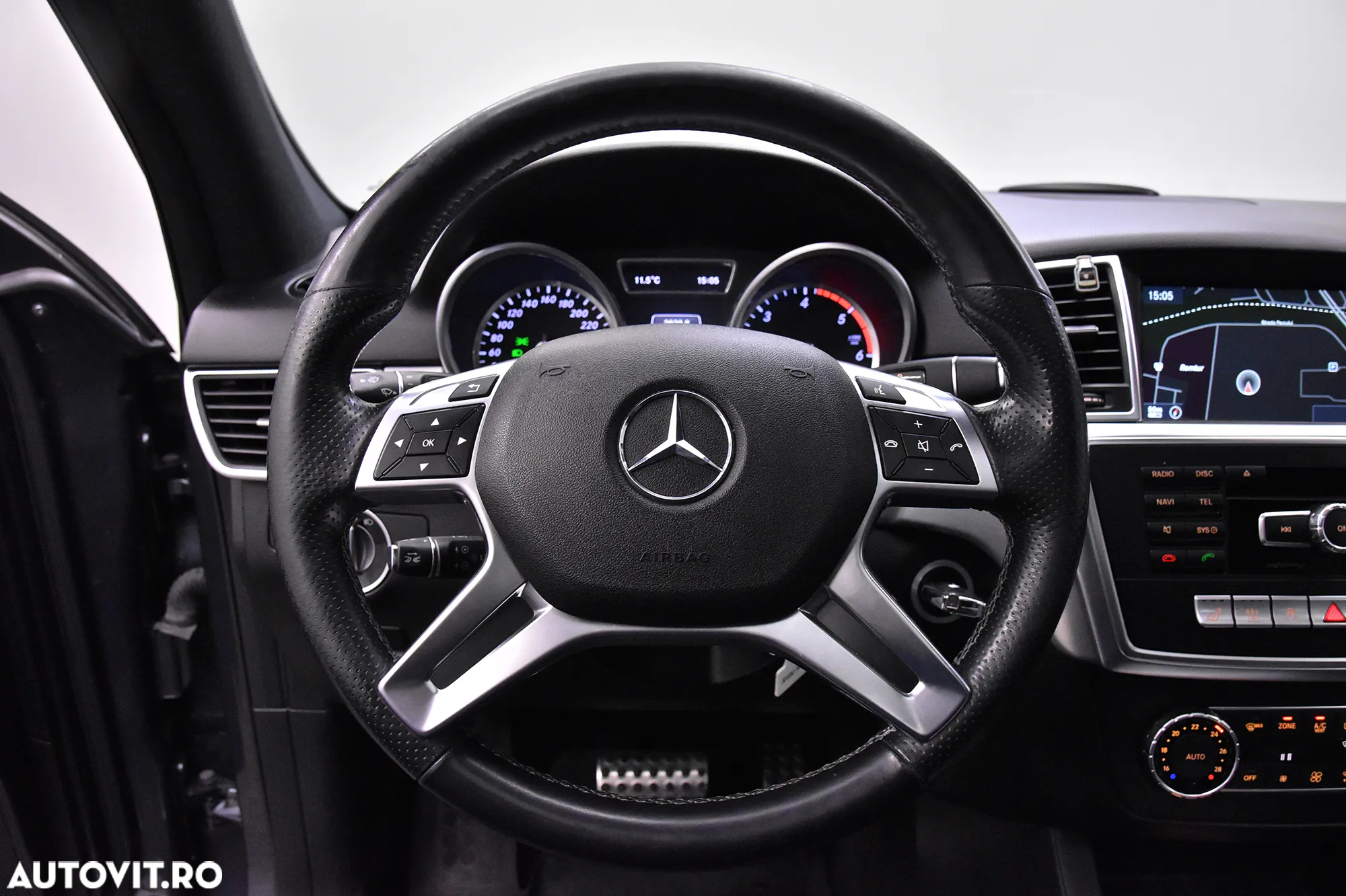 Mercedes-Benz ML 350 BlueTec 4MATIC Aut - 16