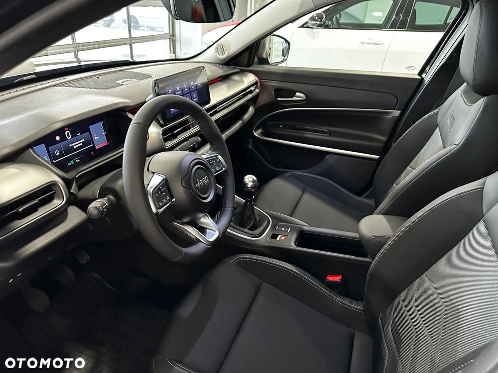 Jeep Avenger 1.2 GSE T3 Summit FWD - 8