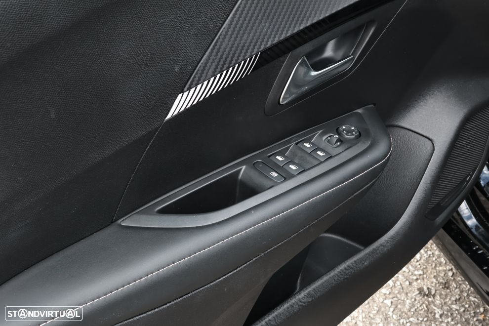 Peugeot 208 1.2 PureTech Allure - 15