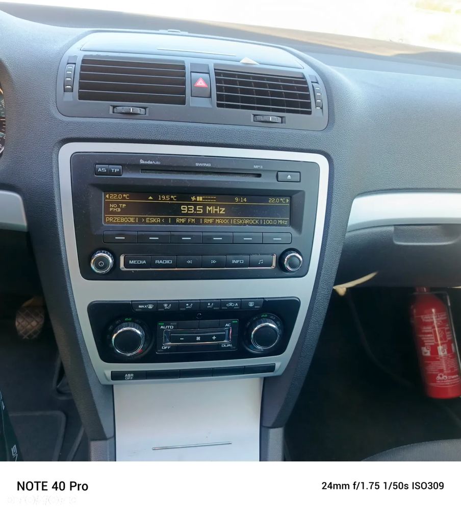 Skoda Octavia 1.6 Ambiente - 11