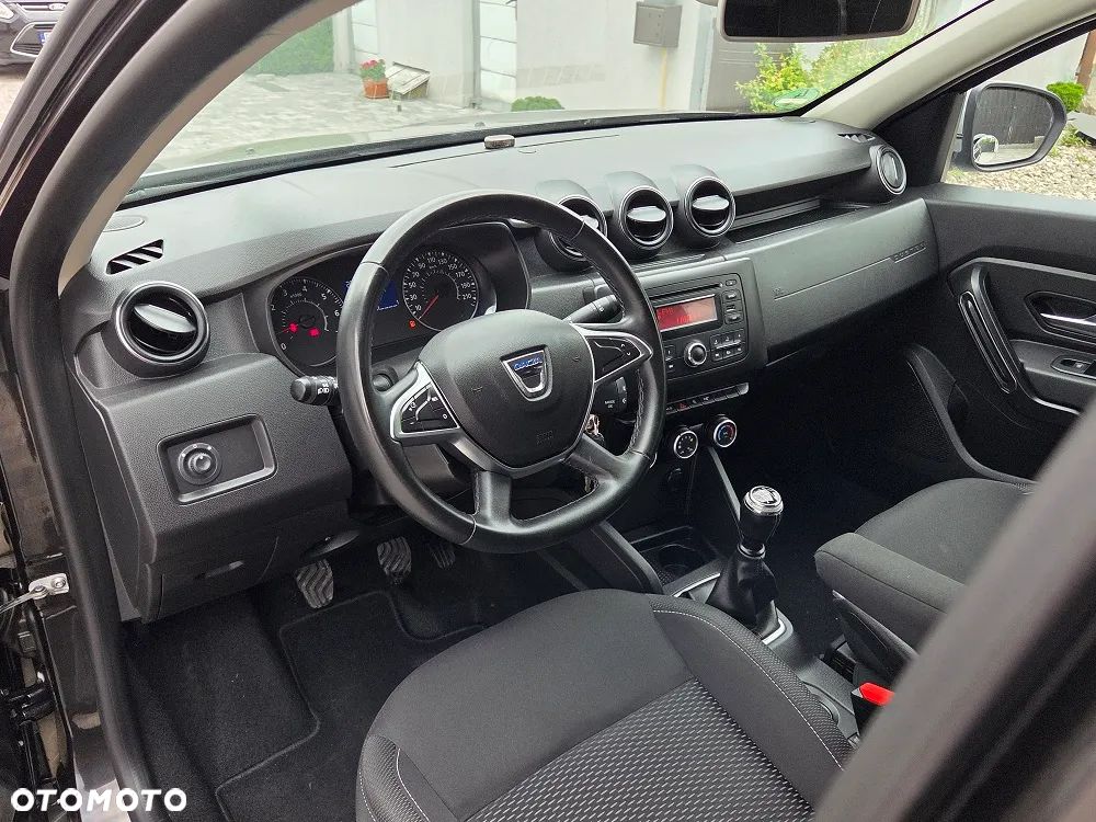 Dacia Duster 1.6 SCe Blackshadow S&S - 16