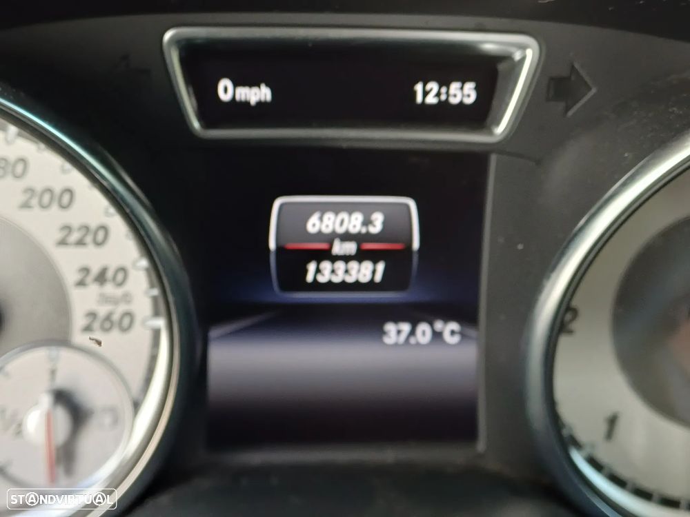 Mercedes-Benz GLA 180 CDI Urban - 13