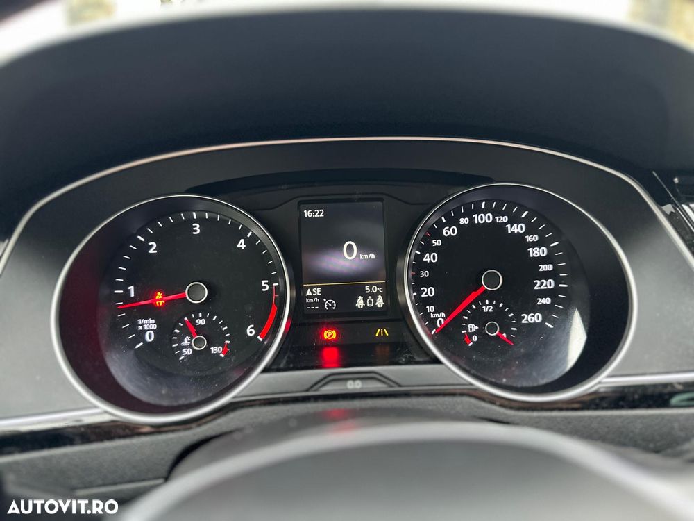Volkswagen Passat 2.0 TDI Highline - 9