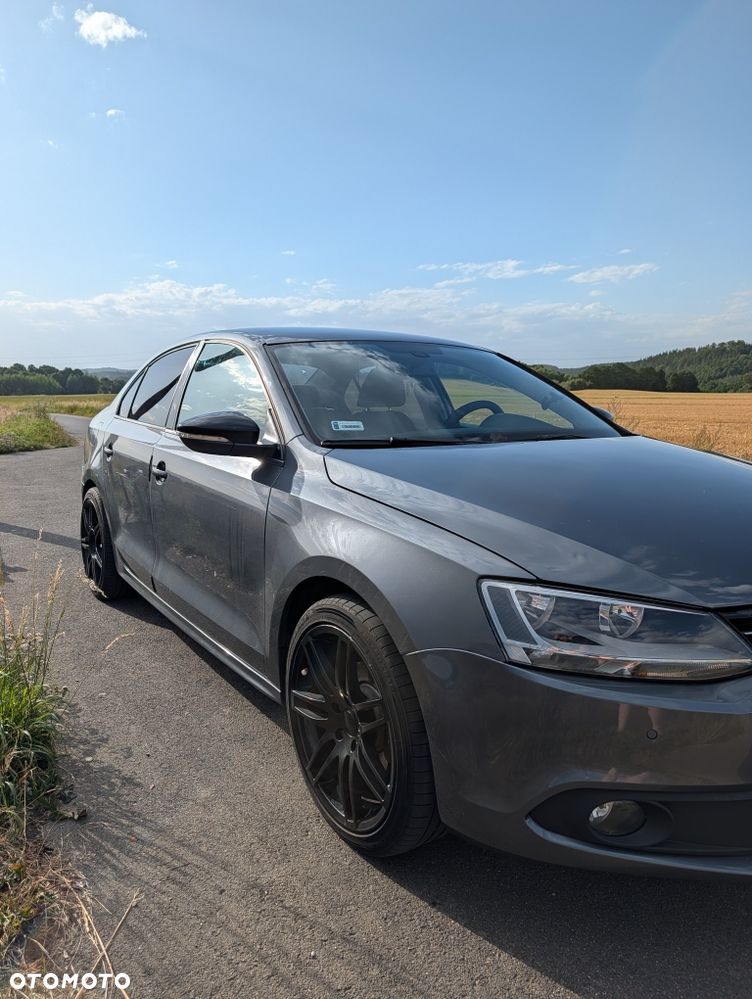Volkswagen Jetta - 6