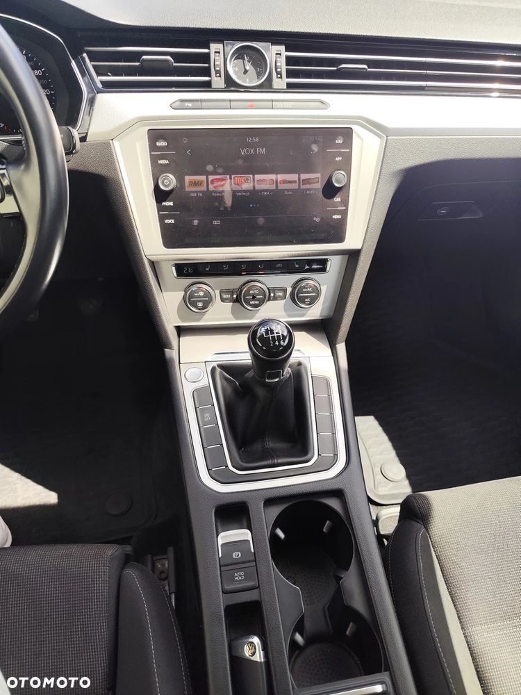 Volkswagen Passat 1.4 TSI BMT Comfortline - 23
