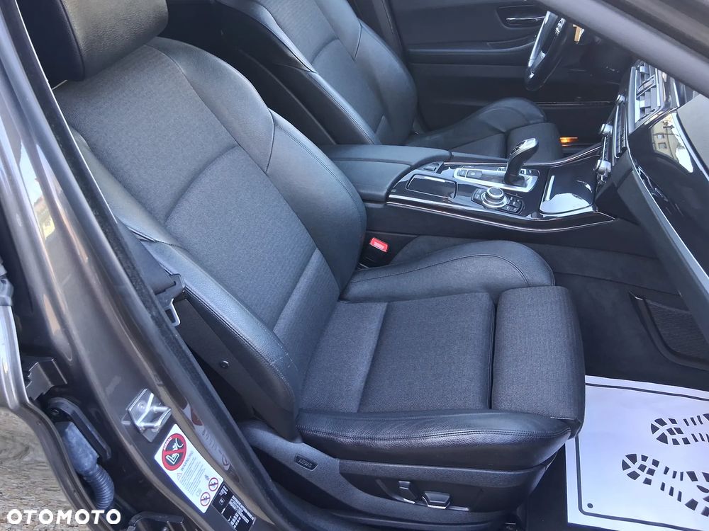 BMW Seria 5 520d Touring Sport-Aut - 15