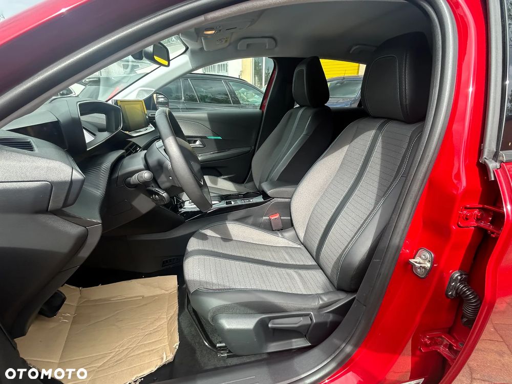Peugeot 208 Elektromotor 136 Allure+ - 12