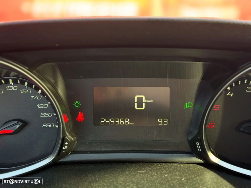 Peugeot 308 SW 1.5 BlueHDi Style - 19