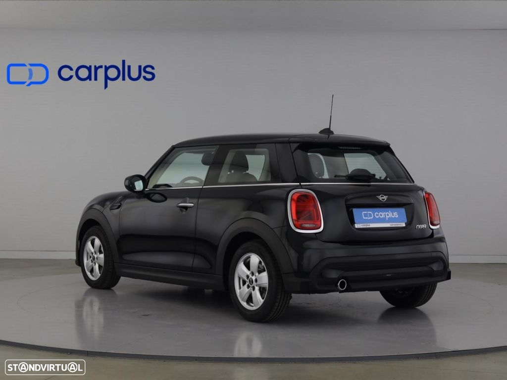MINI 5 Portas Cooper Premium Essential Auto - 5