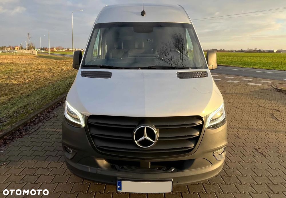 Mercedes-Benz Sprinter - 2