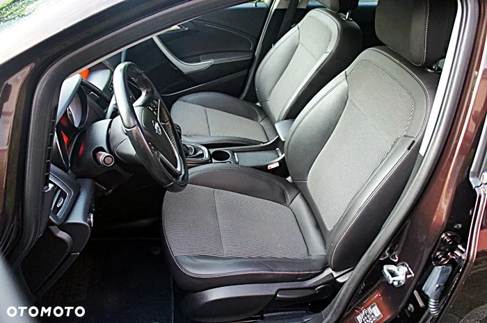 Opel Astra 2.0 CDTI Exklusiv - 15