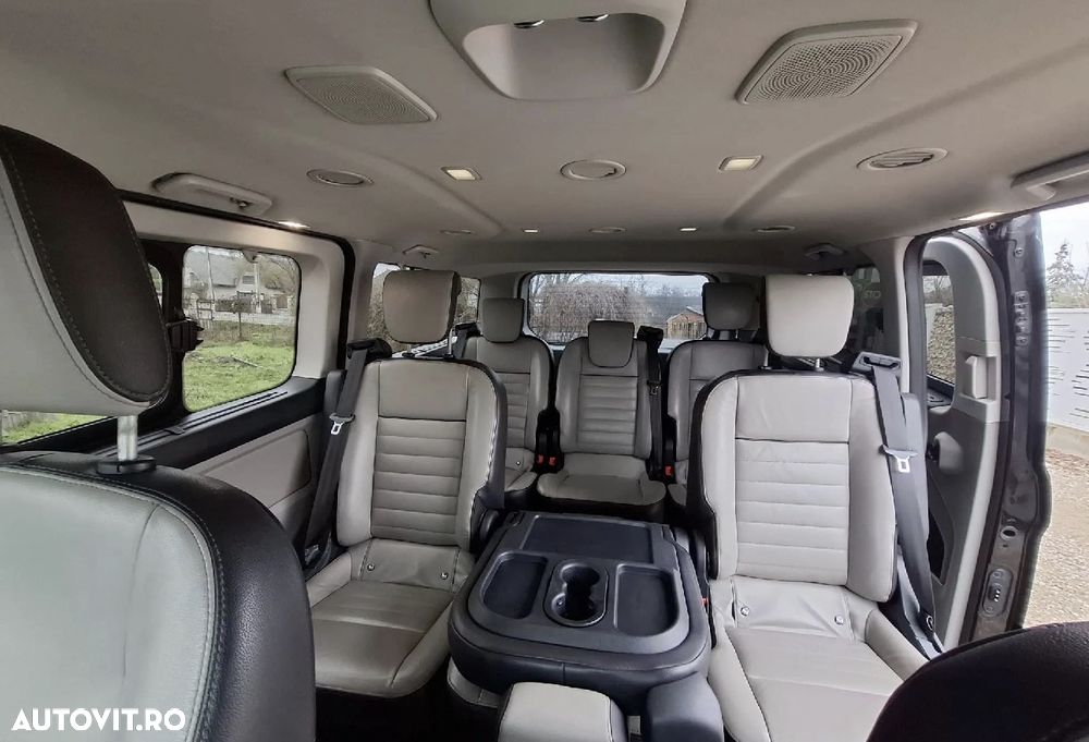 Ford Tourneo Custom - 14