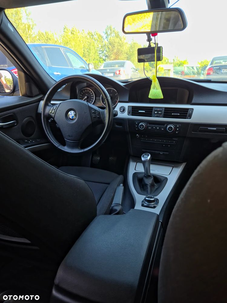 BMW Seria 3 318d - 9