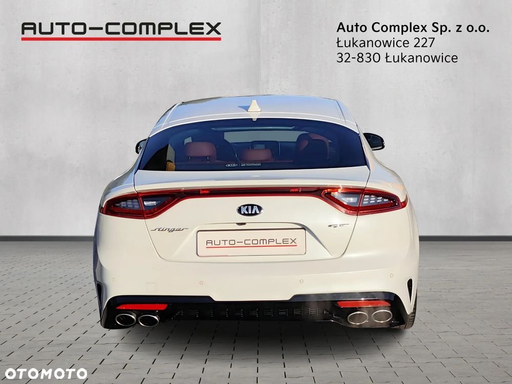 Kia Stinger - 4