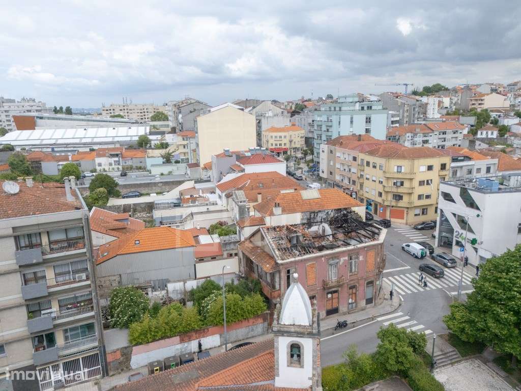 Prédio no centro do Porto com projeto para 20 unidades - Grande imagem: 5/15