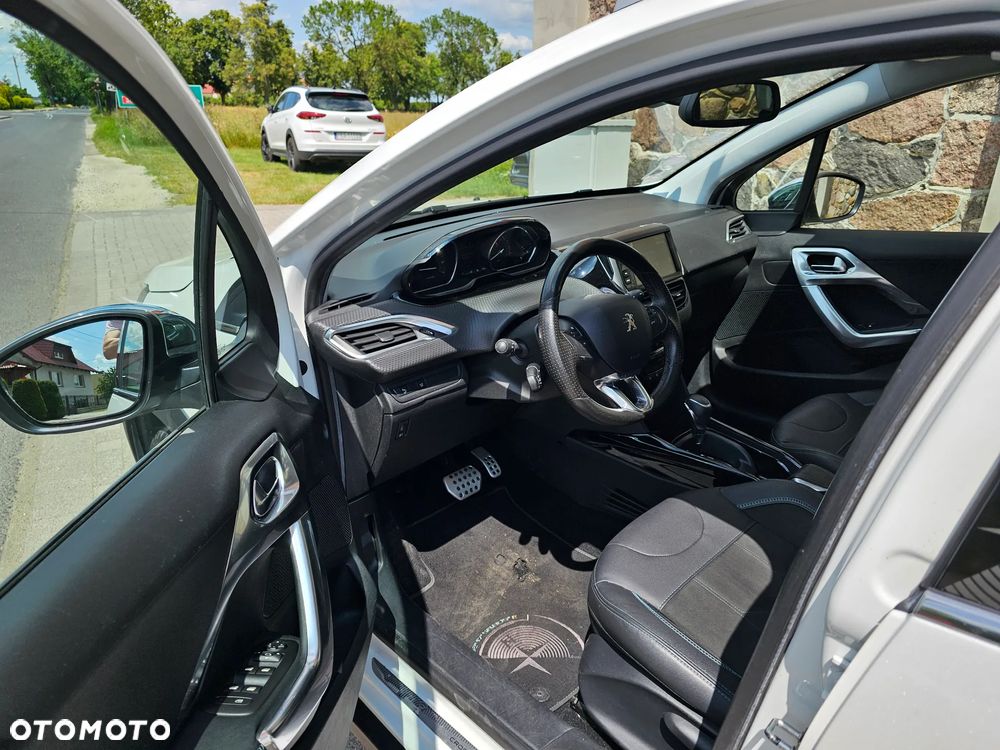 Peugeot 2008 PureTech 110 GPF Stop&Start EAT6 Signature - 9