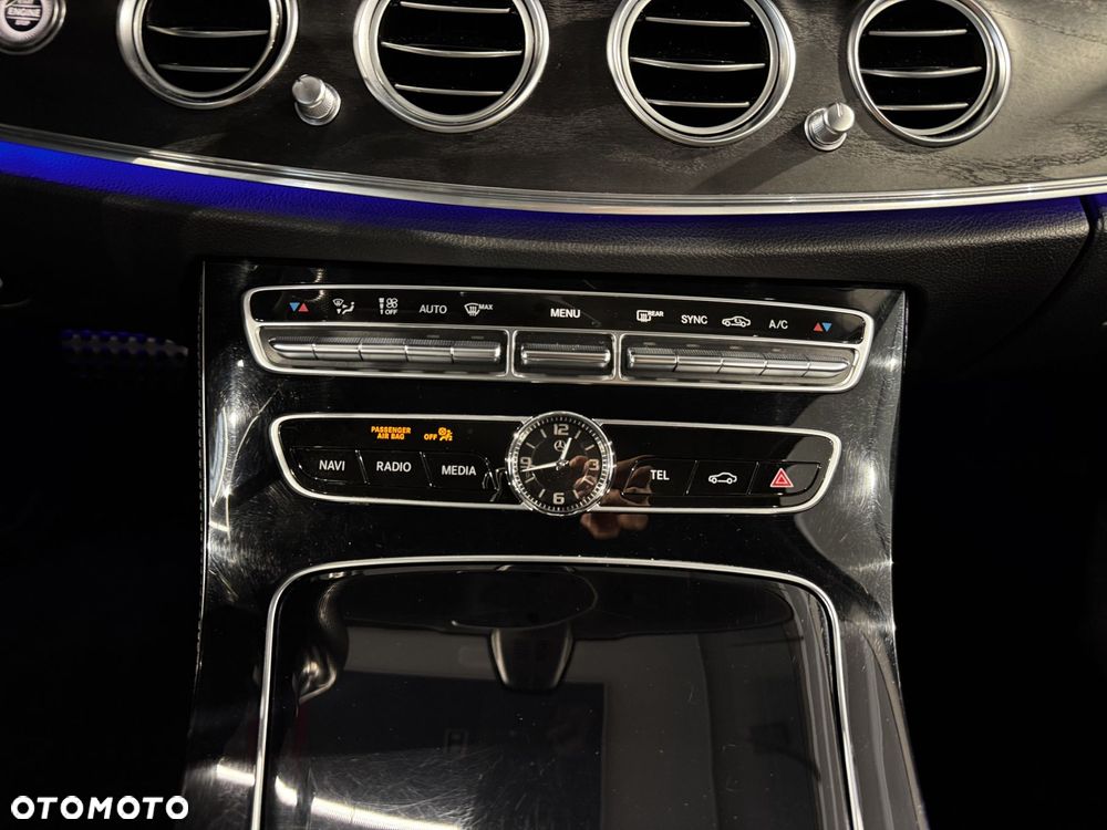 Mercedes-Benz Klasa E - 23