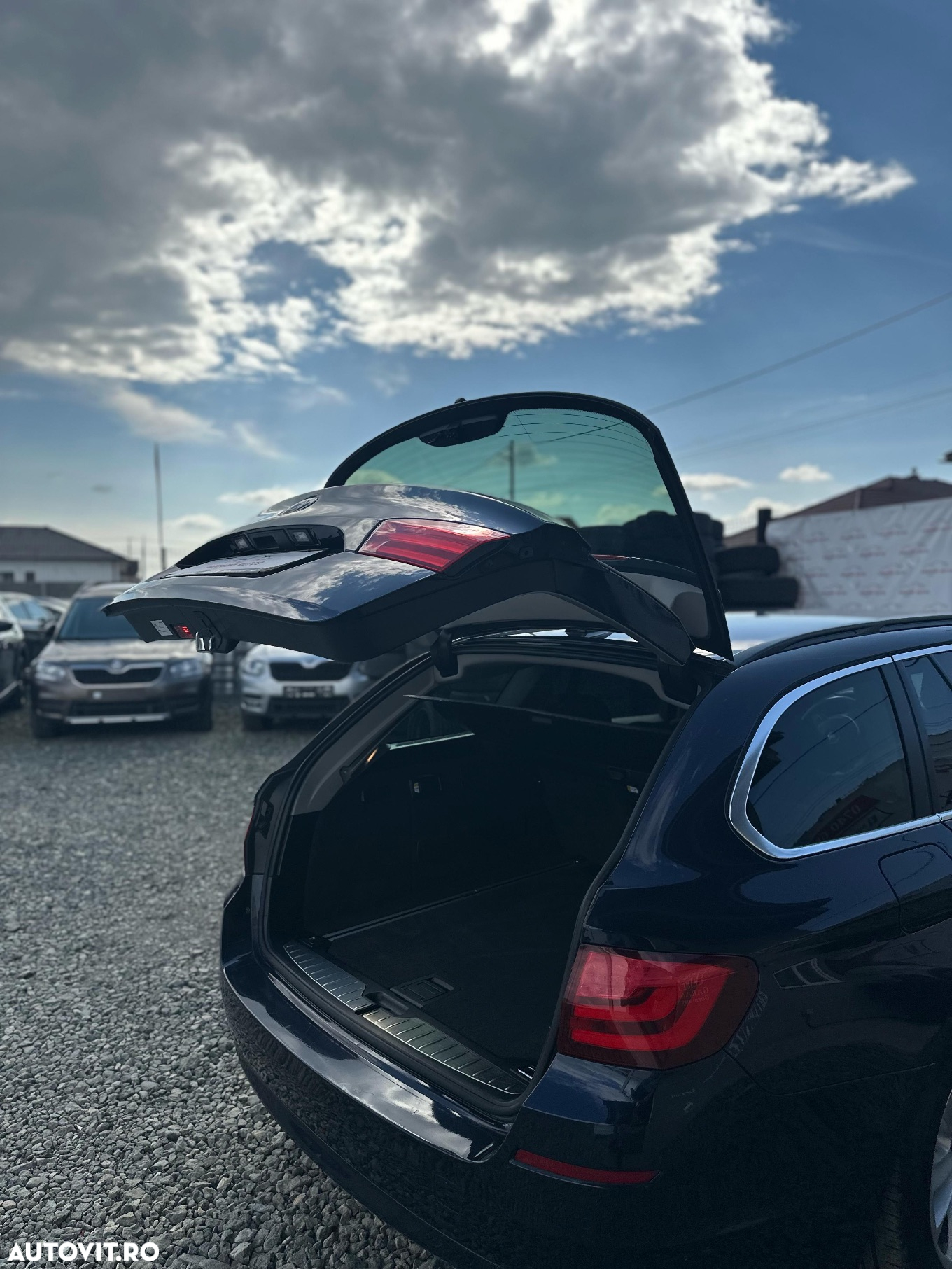 BMW Seria 5 520d Touring Aut. Modern Line - 25