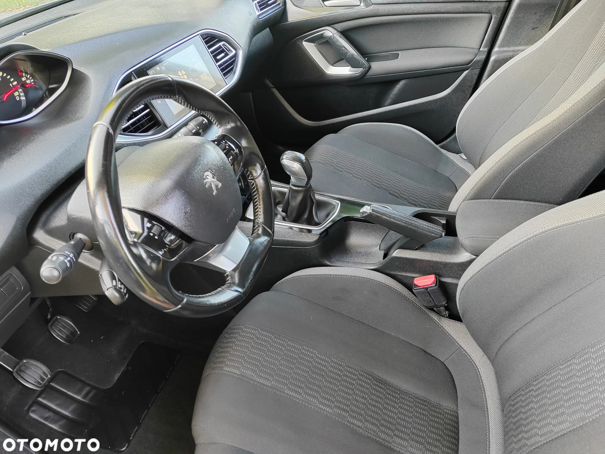 Peugeot 308 1.6 BlueHDi Style S&S - 12