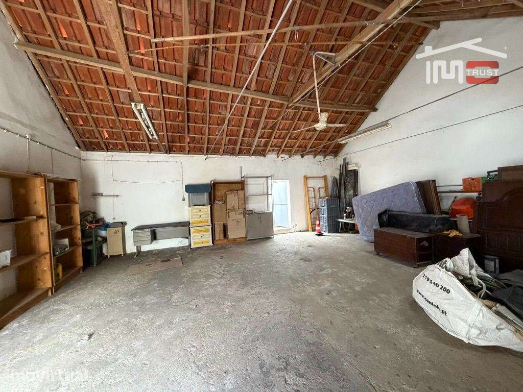 Armazém com Anexo de Moradias T0 e T1 e Garagem no Montijo - Grande imagem: 5/22
