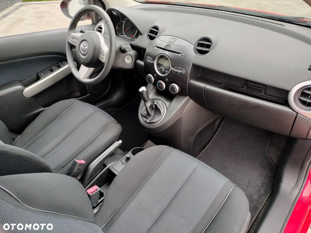 Mazda 2 2009 photo 5