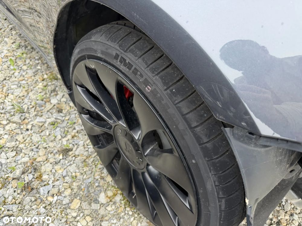 Tesla Model 3 - 7