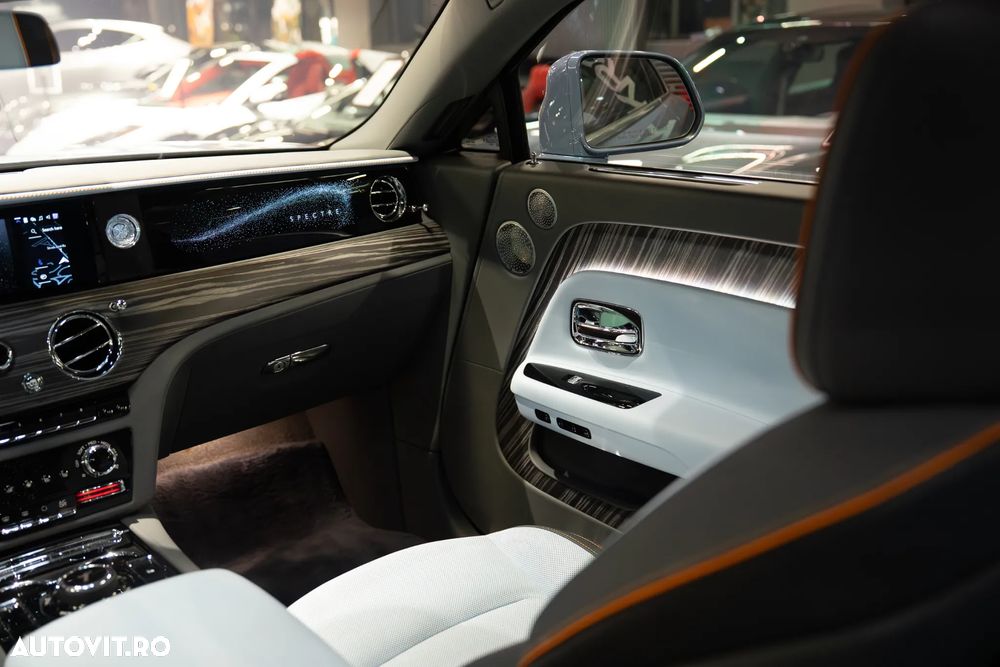 Rolls-Royce Spectre - 28