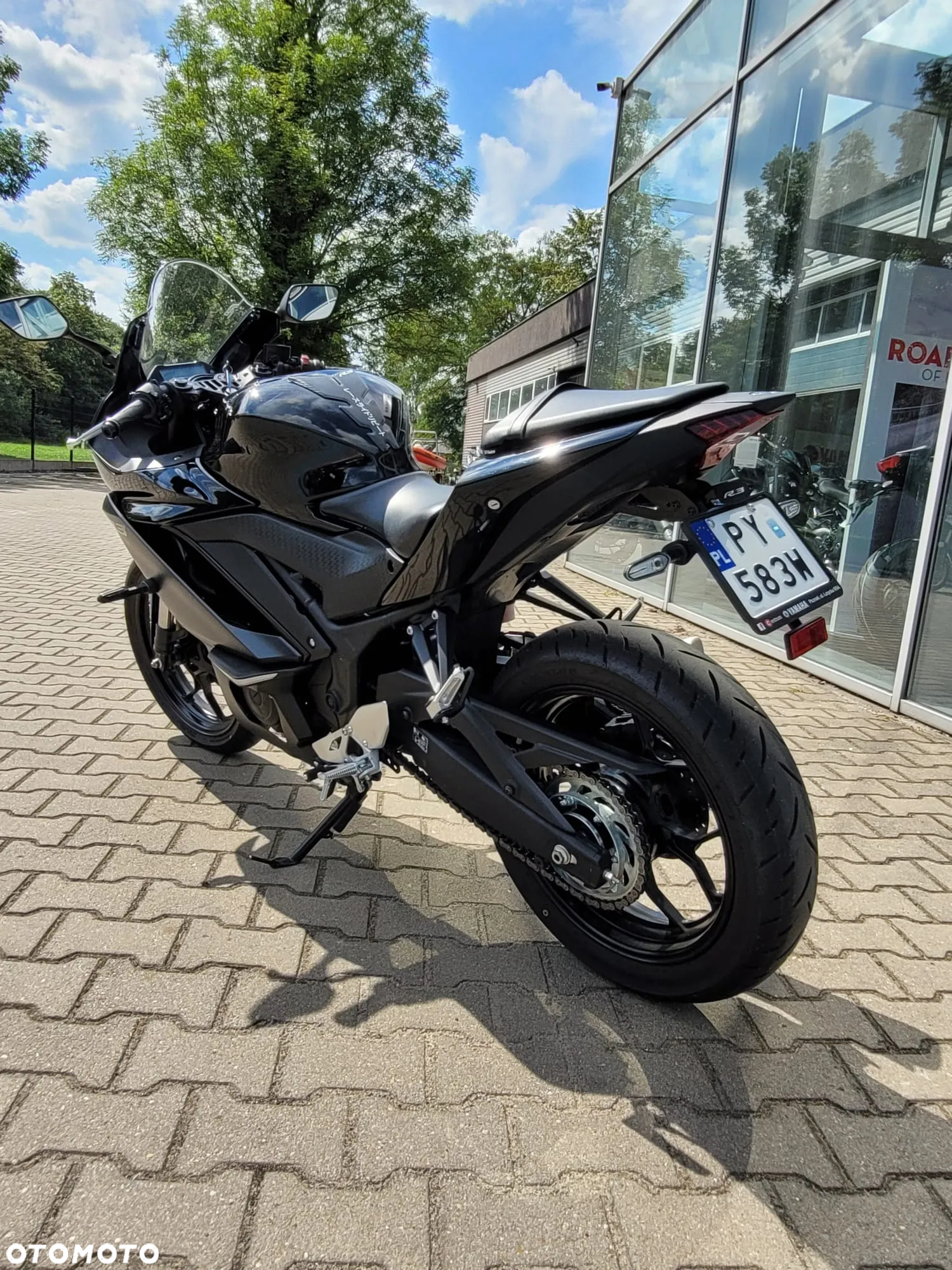 Yamaha R3 - 4