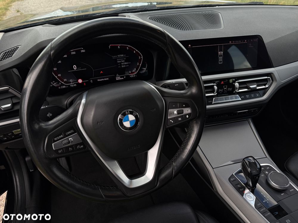 BMW Seria 3 330i - 10