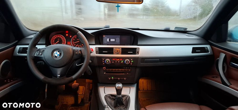 BMW Seria 3 335xi - 12