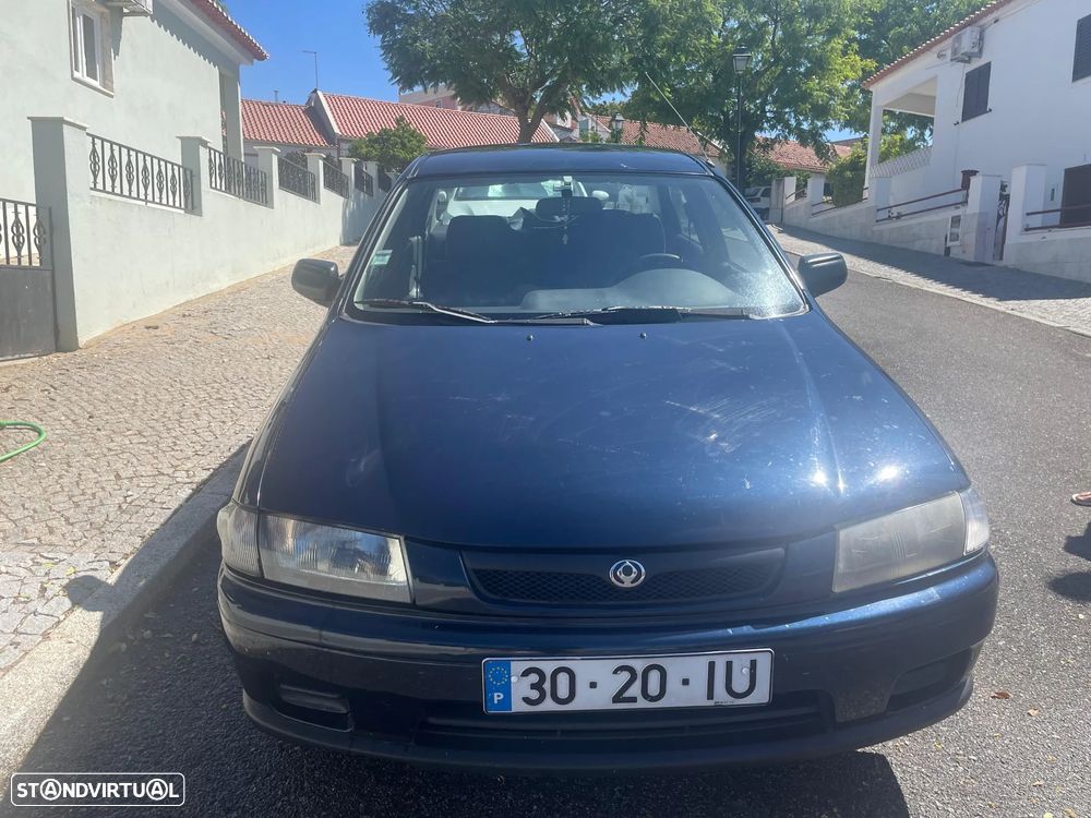 Mazda 323 - 1