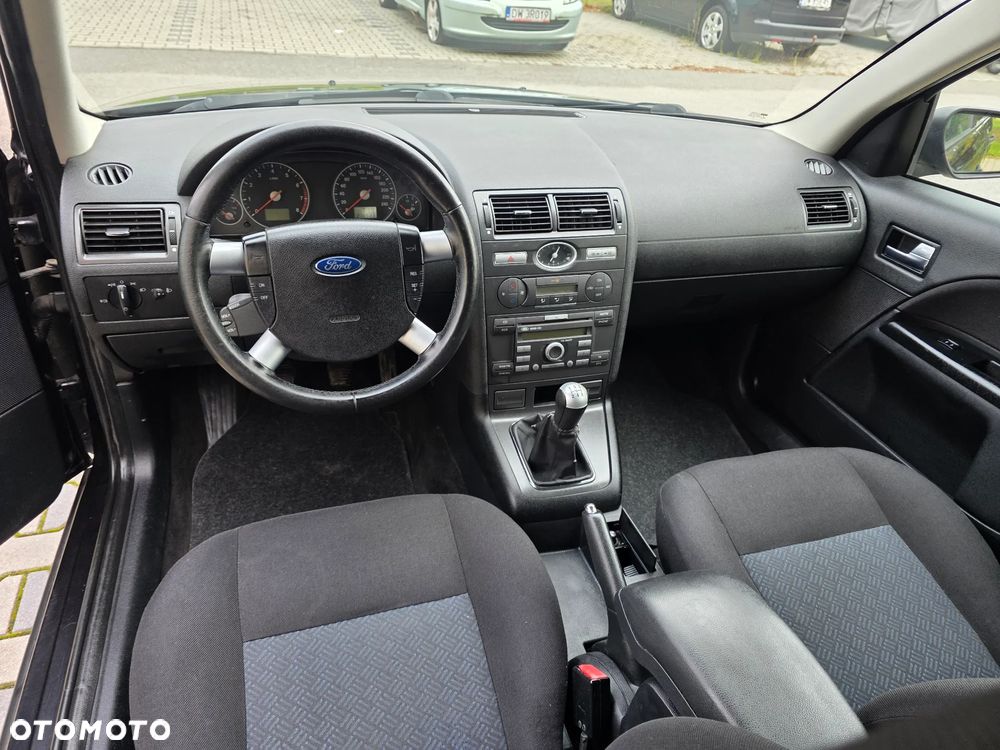 Ford Mondeo 1.8 Ambiente - 4