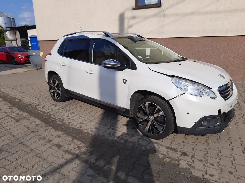 Peugeot 2008 - 8