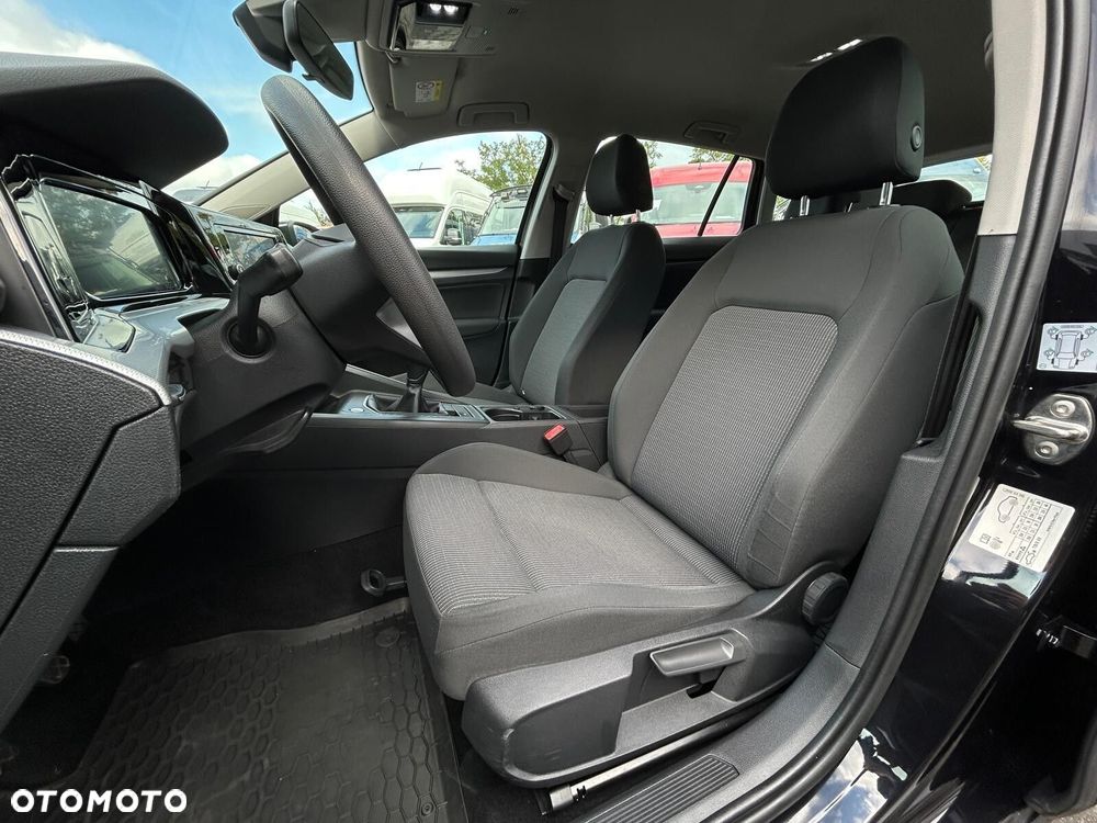 Volkswagen Golf VIII 2.0 TDI - 9