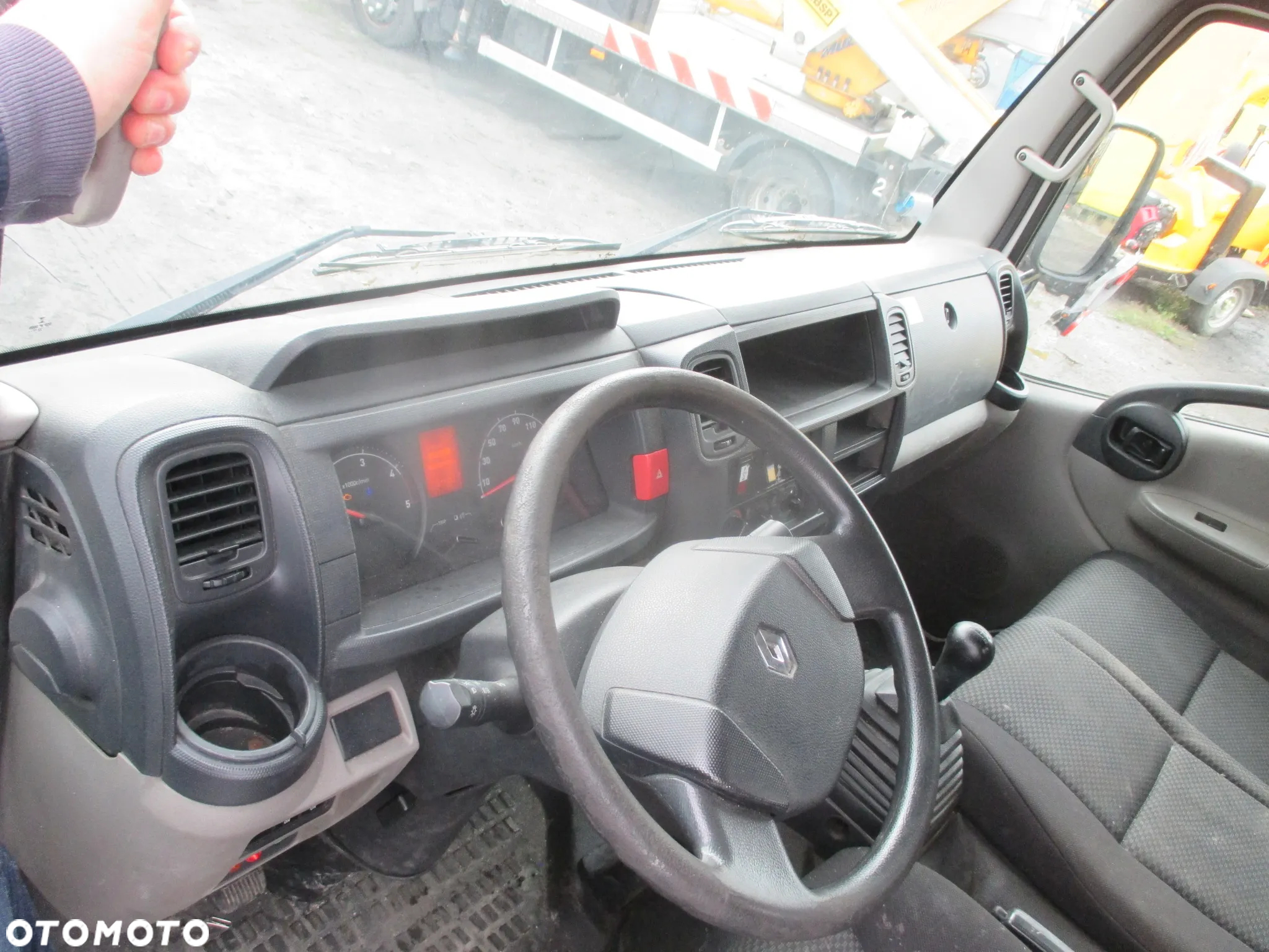 Renault Multitel MT202 - 11