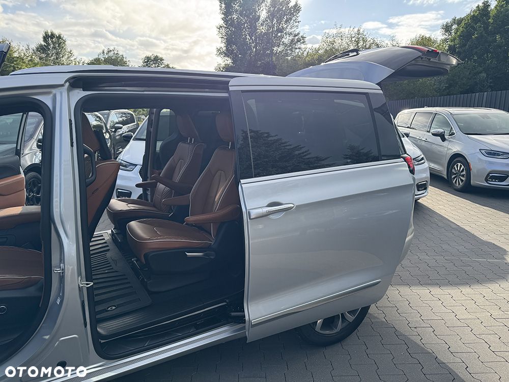 Chrysler Pacifica - 22