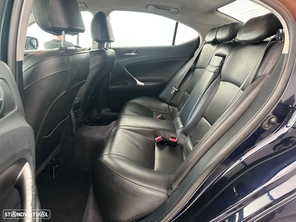 Lexus IS 220 d Base L6 - 18