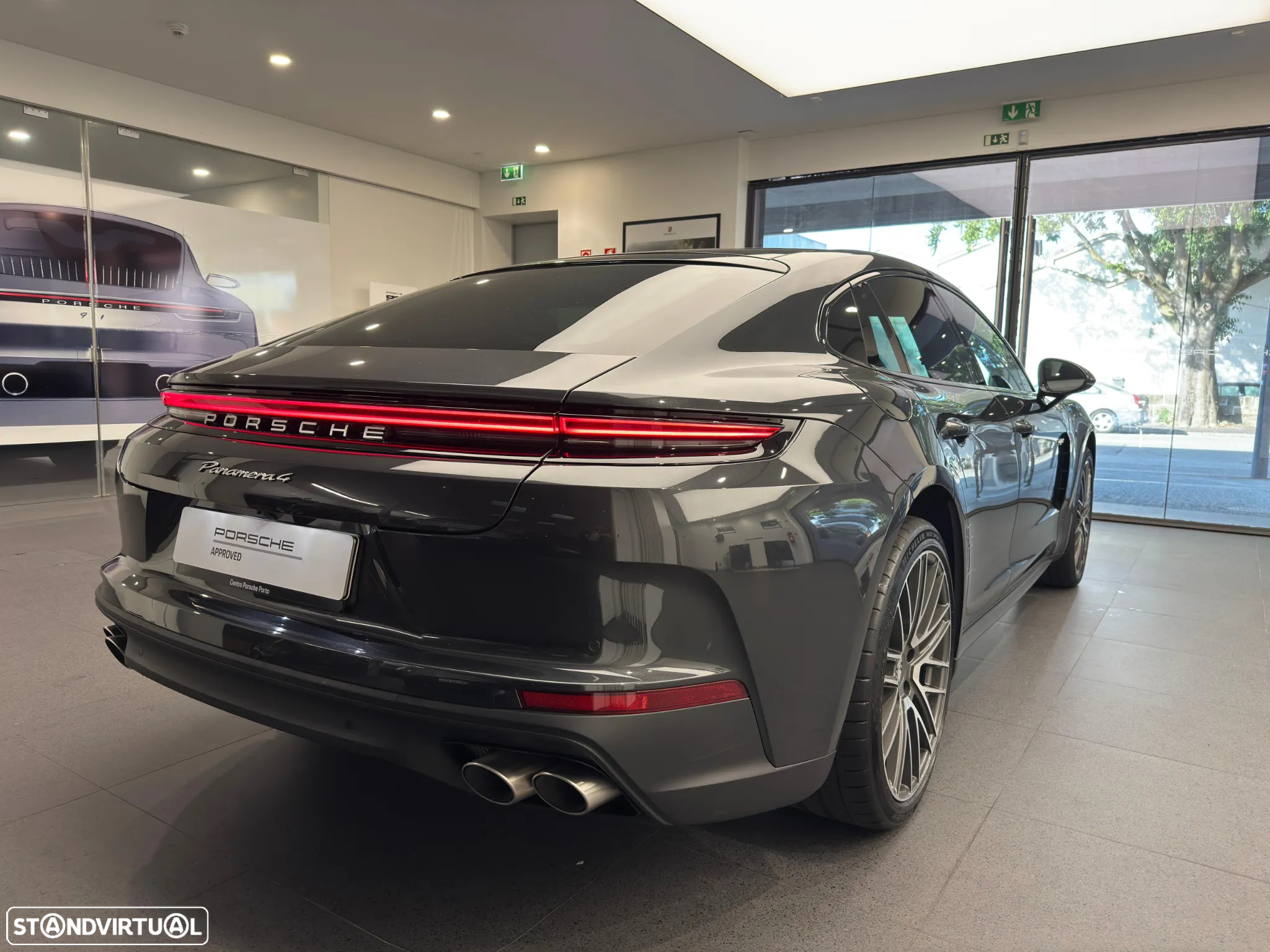 Porsche Panamera 4 E-Hybrid - 6