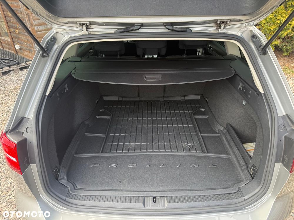 Volkswagen Passat 2.0 TDI (BlueMotion Technology) DSG Highline - 28