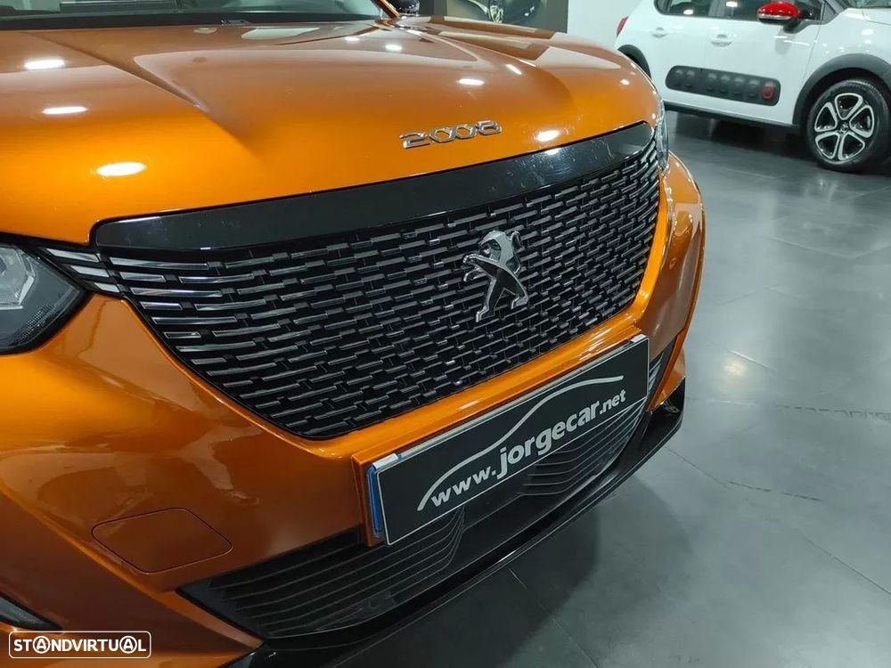 Peugeot 2008 1.2 PureTech Allure — fotografia 8