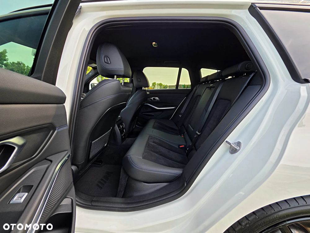 BMW Seria 3 320d Touring xDrive M Sport - 17