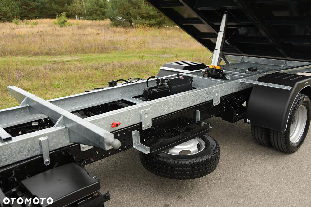 Mitsubishi FUSO=3C15=WYWROTKA=4.15M - 29