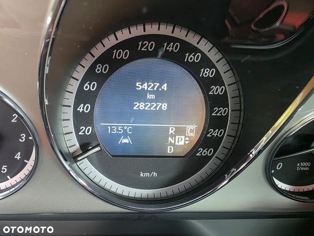 Mercedes-Benz Klasa E 350 CGI BlueEFFICIENCY - 12