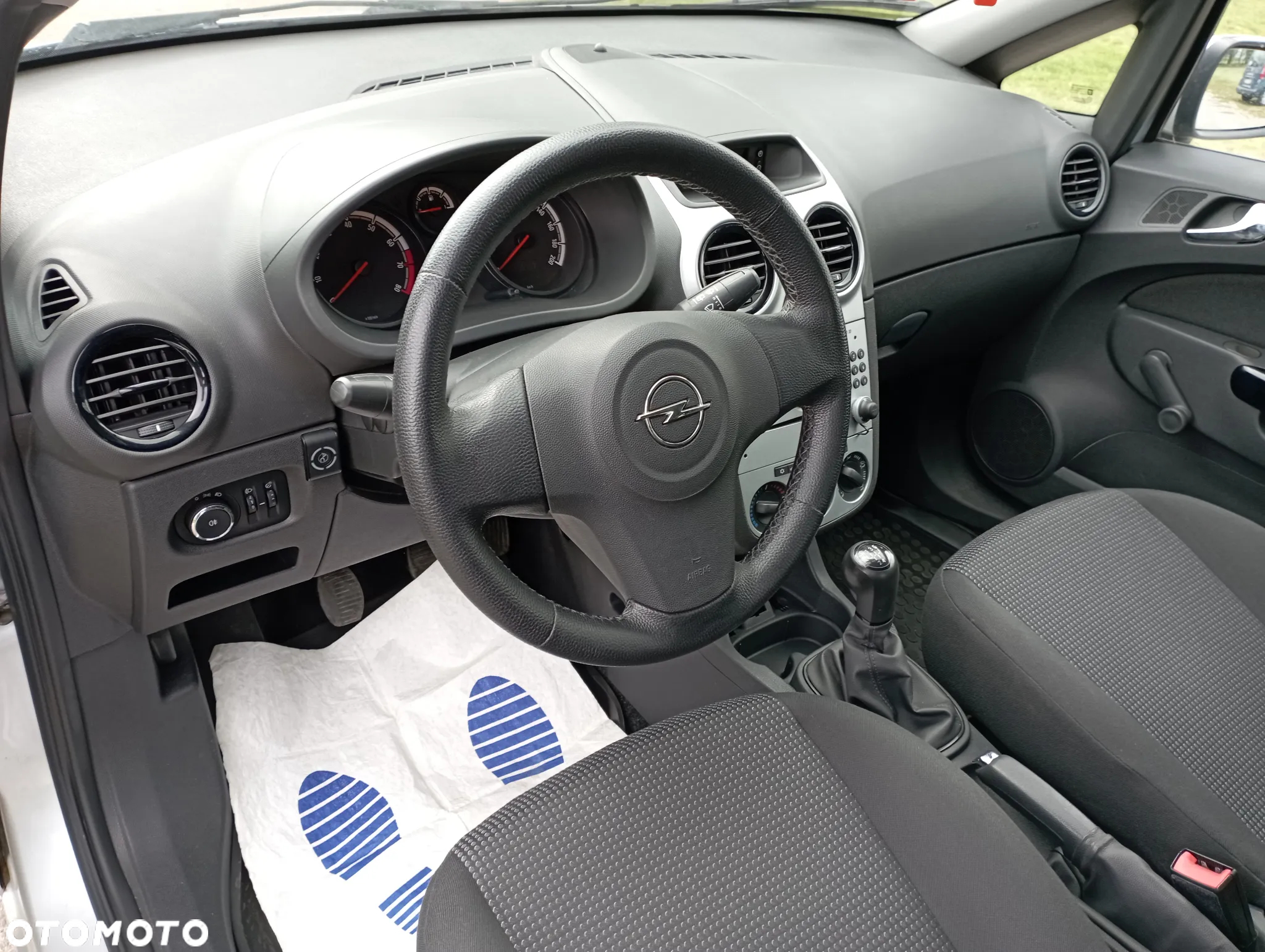 Opel Corsa - 18