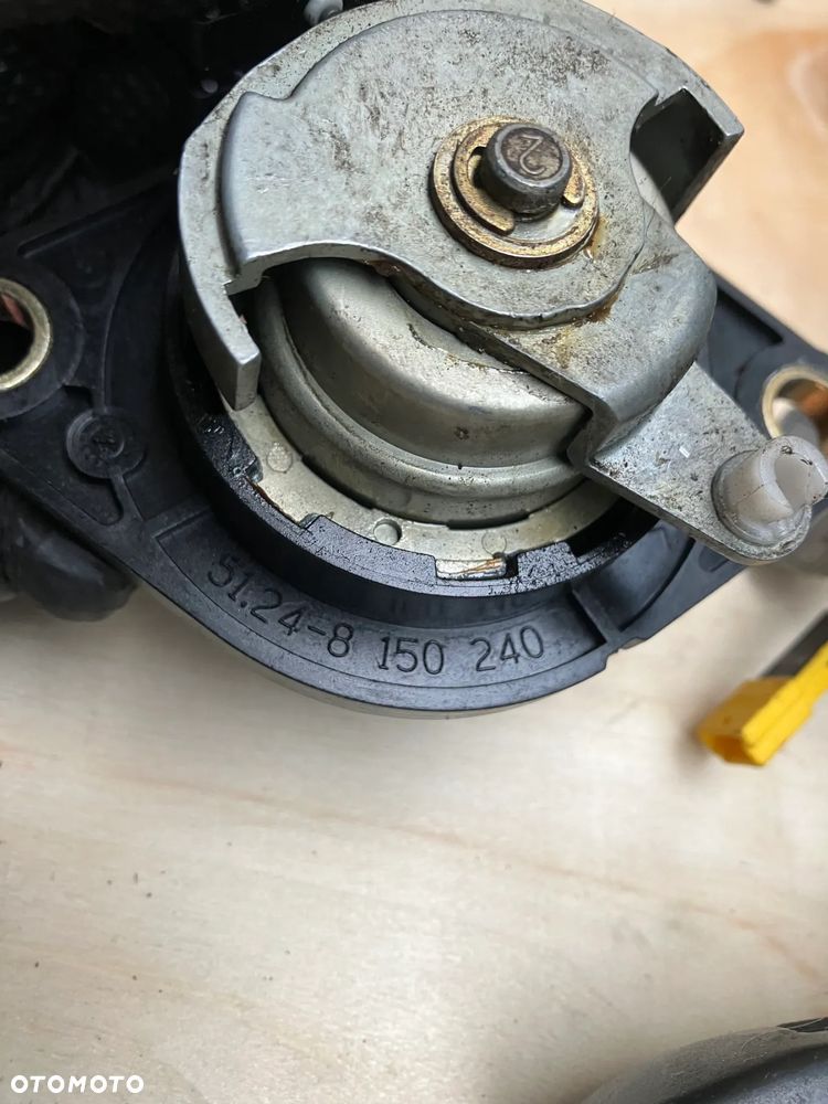 STACYJKA BMW E38 PRZED LIFT WKŁADKI ZAMEK RARYTAS KLUCZYK JAK NOWY !!! ZESTAW ZAMEK PRZYCISK KLAPY 1162655 1162716 8150240 8360401 8360292 8171469 - 6