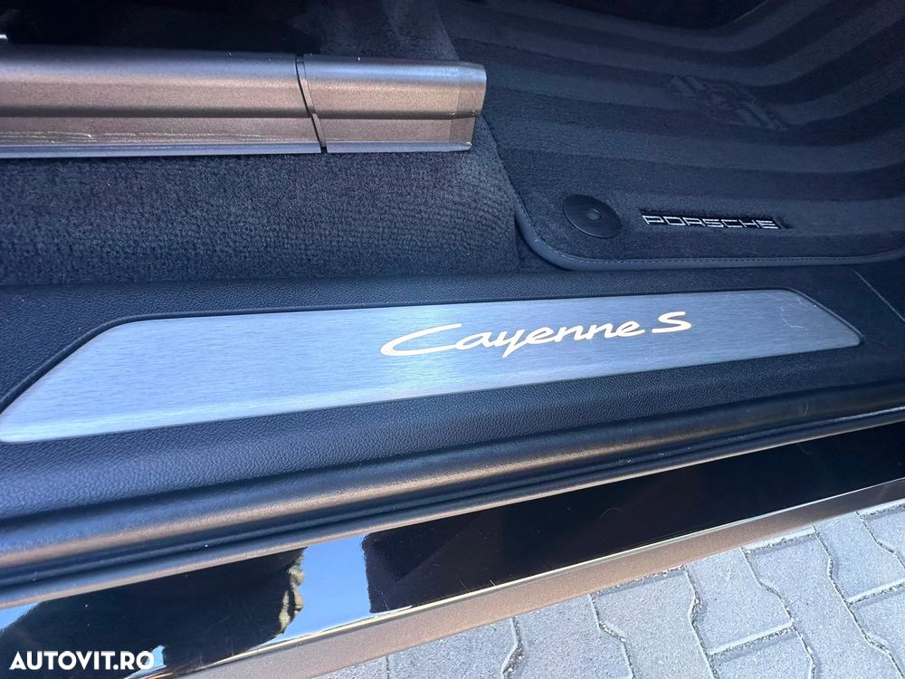 Porsche Cayenne S - 36