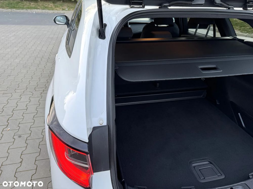 Toyota Corolla 1.8 Hybrid Comfort - 31